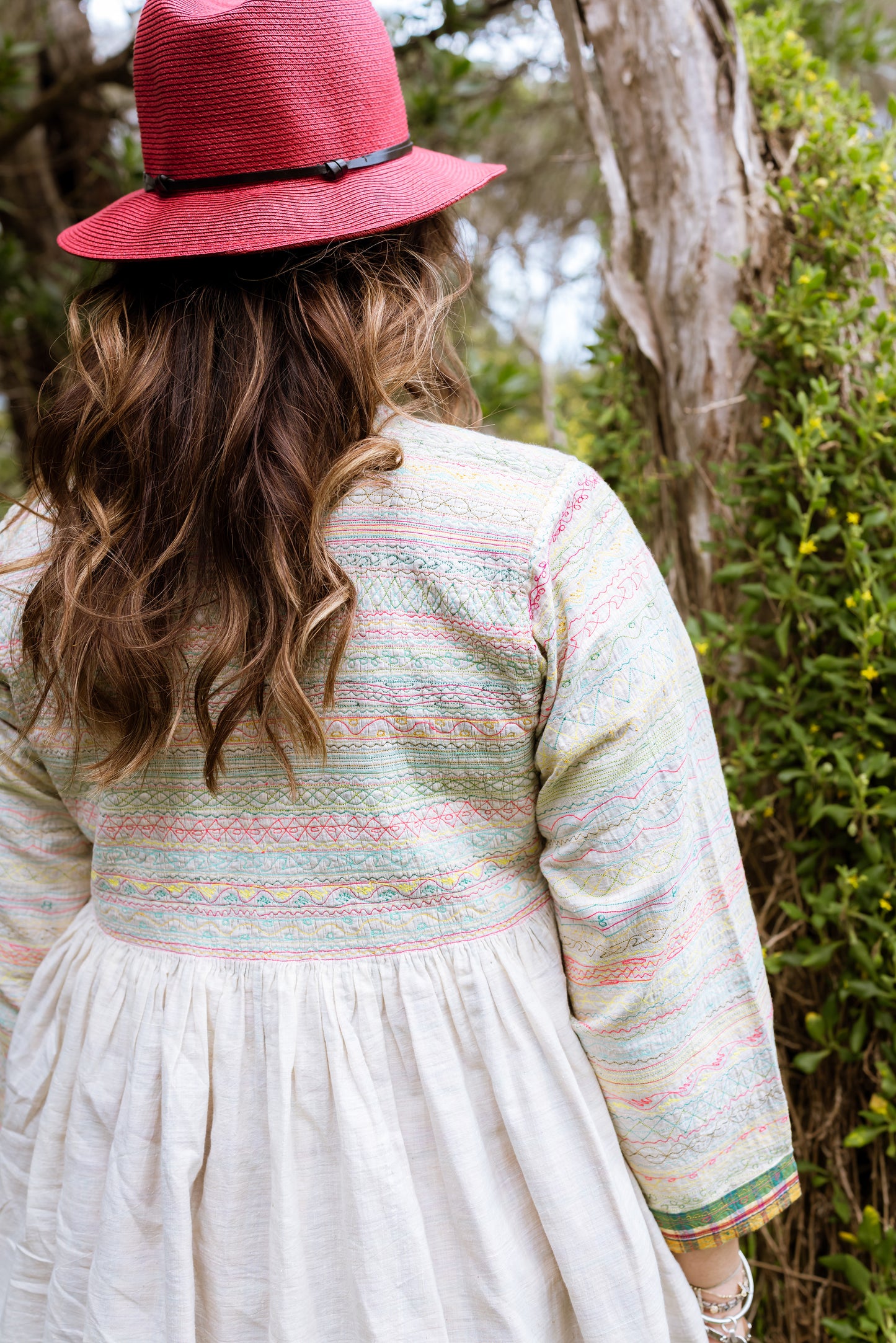 INJIRI Neon Embroidered Woven Cotton Jacket - BODHII