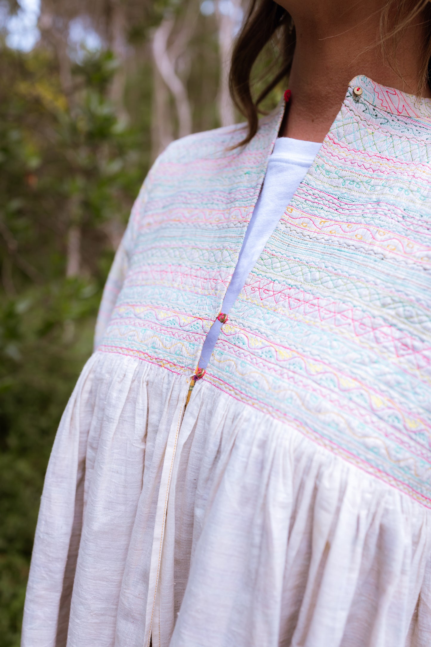 INJIRI Neon Embroidered Woven Cotton Jacket - BODHII